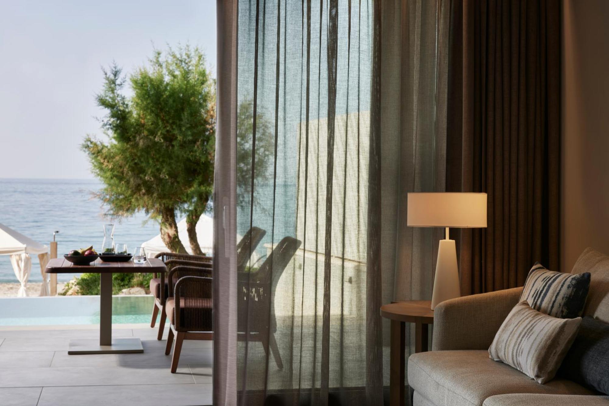 Amira Luxury Resort & Spa - Adults Only Adelianos Kampos Zimmer foto